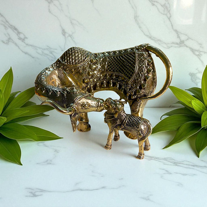 Sacred Kamdhenu Cow & Calf Dhokra Sculpture – Handmade Brass Bastar Art for Prosperity & Blessings